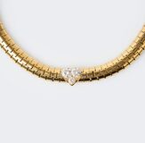 Gold-Collier mit fein-weißem Brillant-Besatz