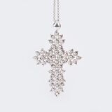 Sehr großer 'Cross Pendant Snowflakes' Anhänger mit Brillanten und Pink-Saphiren - Bild 2