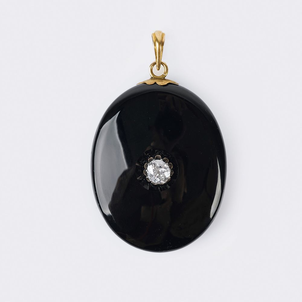 Jugendstil-Onyx-Anhänger mit Altschliffdiamant Jugendstil-Onyx-Anhänger mit Altschliffdiamant