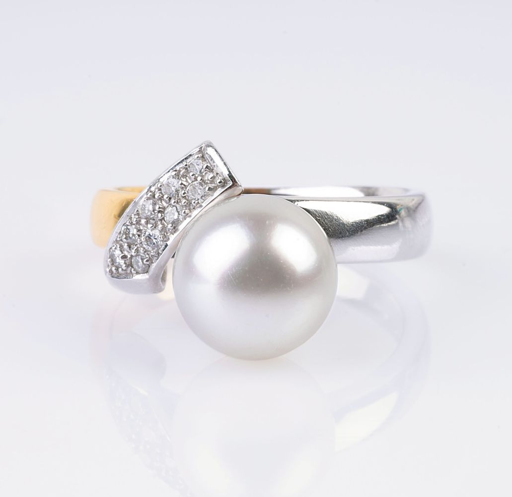 A Pearl Diamond Ring