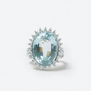 An Aquamarine Diamond Ring