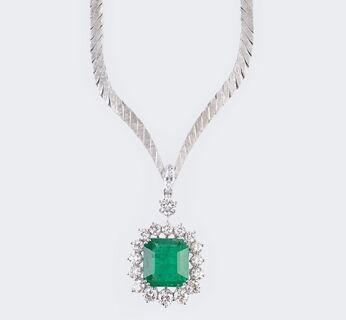 A Necklace with high quality Emerald Diamond Pendant