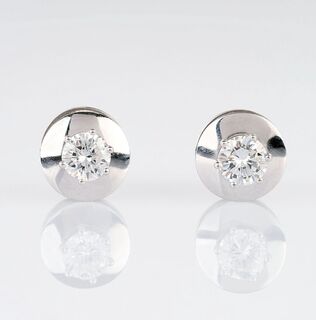 A Pair of Solitaire Diamond Earstuds