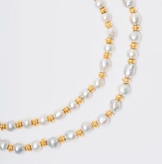 A long Pearl Necklace with Golden Bars