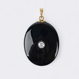 Jugendstil-Onyx-Anhänger mit Altschliffdiamant