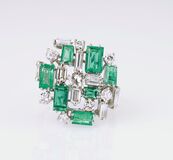 A fine Emerald Diamond Cocktailring - image 1