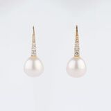 A Pair of Southsea Pearl Diamond Earpendants