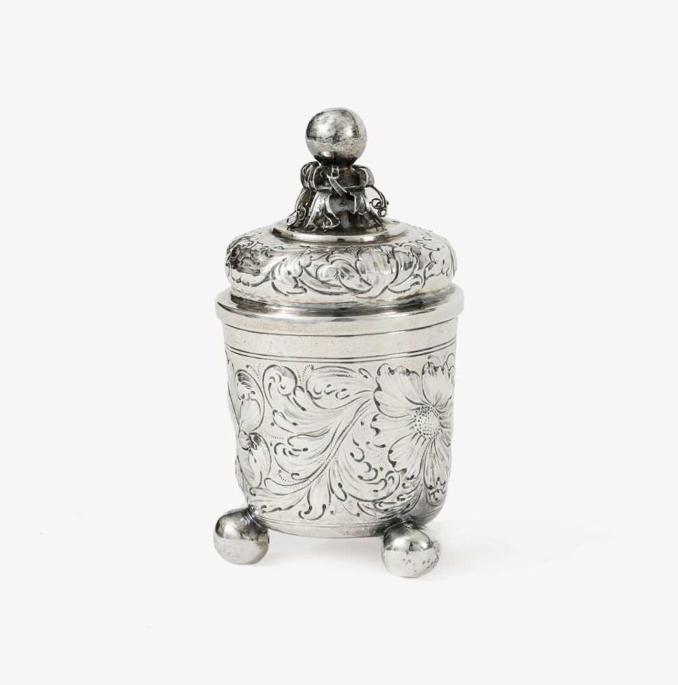 Barocker Kugelfußbecher mit Deckel Barocker Kugelfußbecher mit Deckel