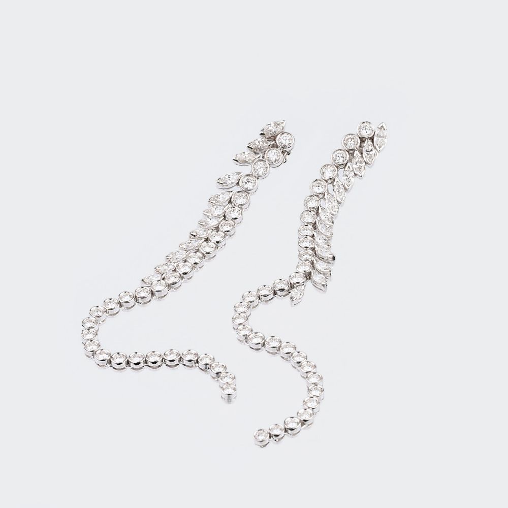 A Pair of modern, very long Diamond Earpendants A Pair of modern, very long Diamond Earpendants