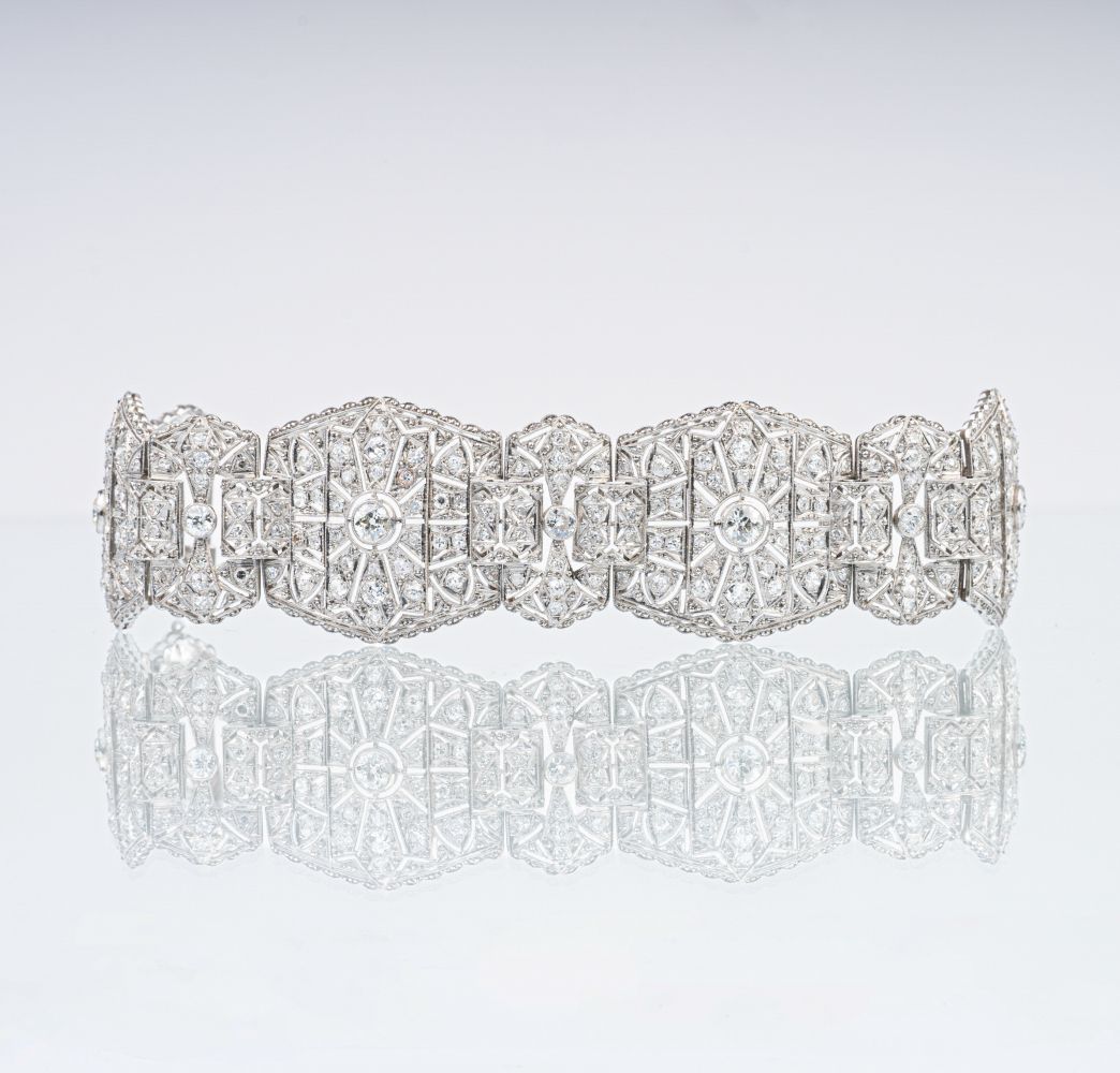 A splendid Art-déco Diamond Bracelet A splendid Art-déco Diamond Bracelet
