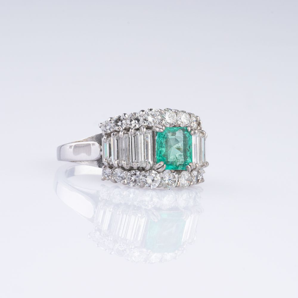 A very fine Emerald Diamond Ring - image 2