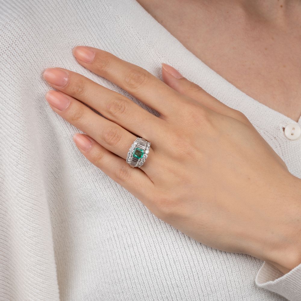 A very fine Emerald Diamond Ring - image 3