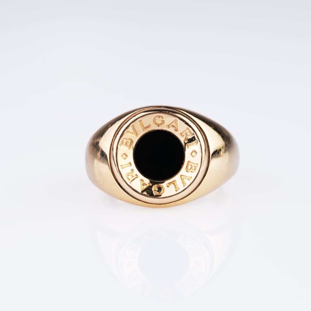 An Gold Onyx Ring 'Tubogas'