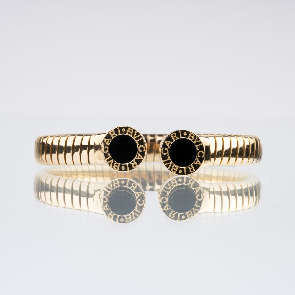 A Gold Onyx Bangle Bracelet 'Tubogas'