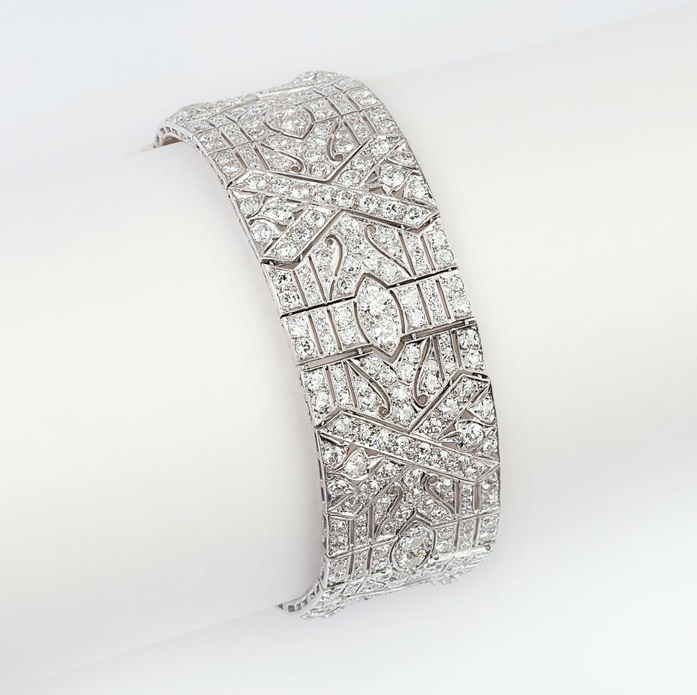 A highcarat Art-déco Diamond Bracelet A highcarat Art-déco Diamond Bracelet