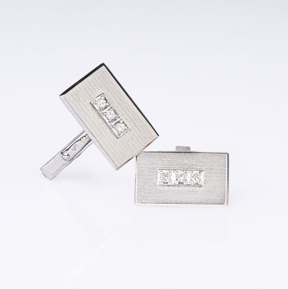 A Pair of Cufflinks with Diamonds A Pair of Cufflinks with Diamonds