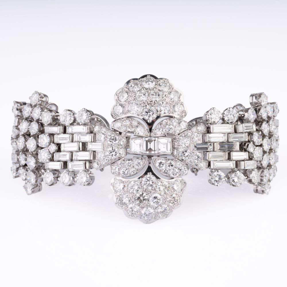 An exquisite, highcarat Art-déco Diamond Bracelet - image 2