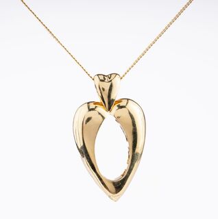 A Gold Pendant 'Pendentif coeur' on Necklace
