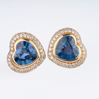 A Pair of fine Sapphire Earclips 'Hearts' with Diamonds