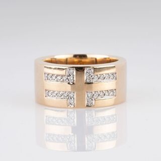 Gold Ring with small Diamonds