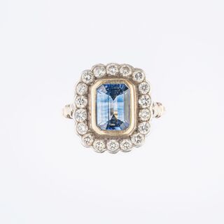 A Natural Ceylon Sappire Ring with Diamonds