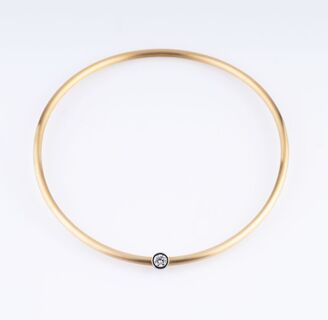 A Bangle Necklace with River Solitaire Diamond