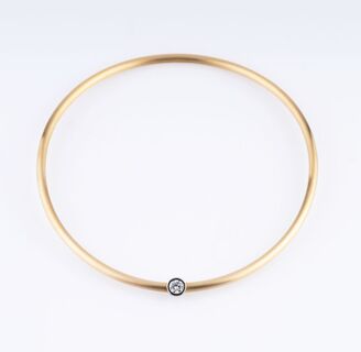 A Bangle Necklace with River Solitaire Diamond