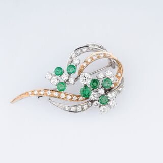 A Vintage Emerald Diamond Brooch
