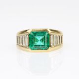 A very fine Emerald Diamond Ring - image 2