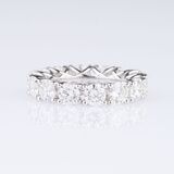A fine-white Rivière Diamond Ring - image 1