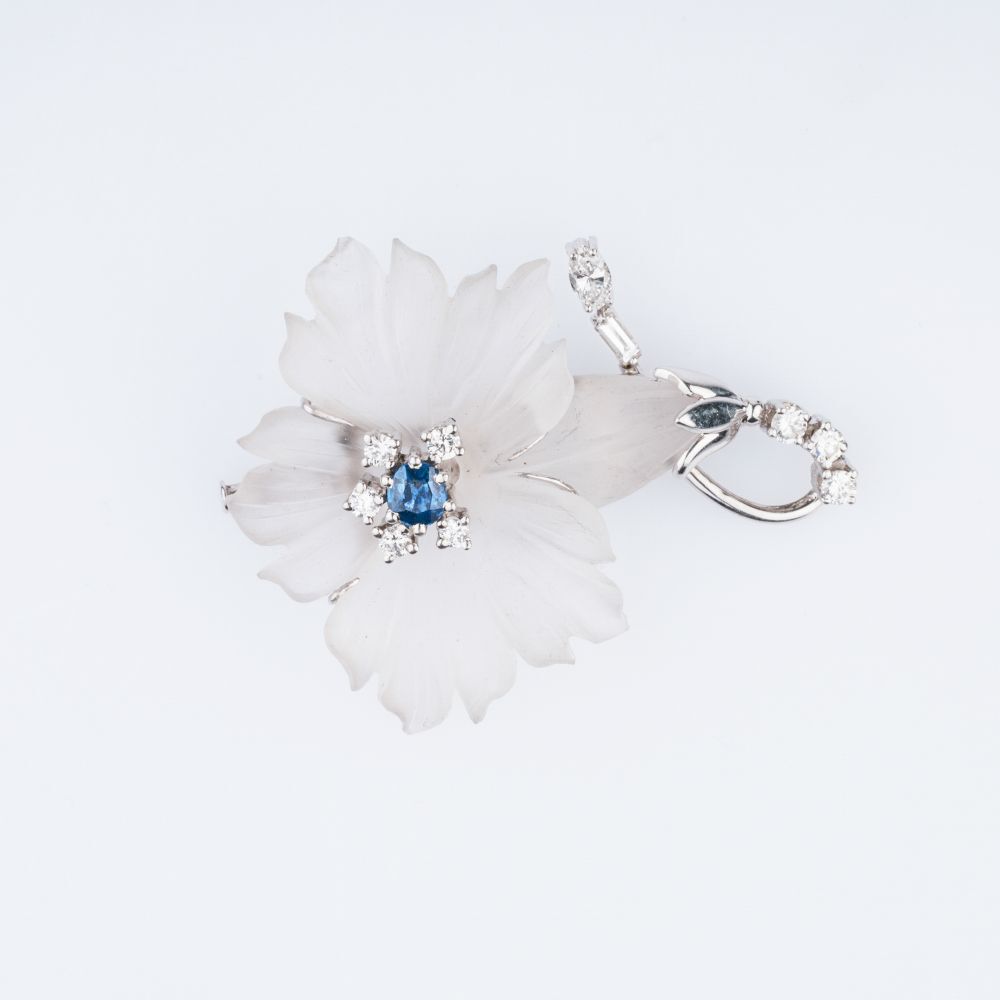 Bergkristall-Brosche 'Glockenblume' mit Saphiren und Diamanten Bergkristall-Brosche 'Glockenblume' mit Saphiren und Diamanten