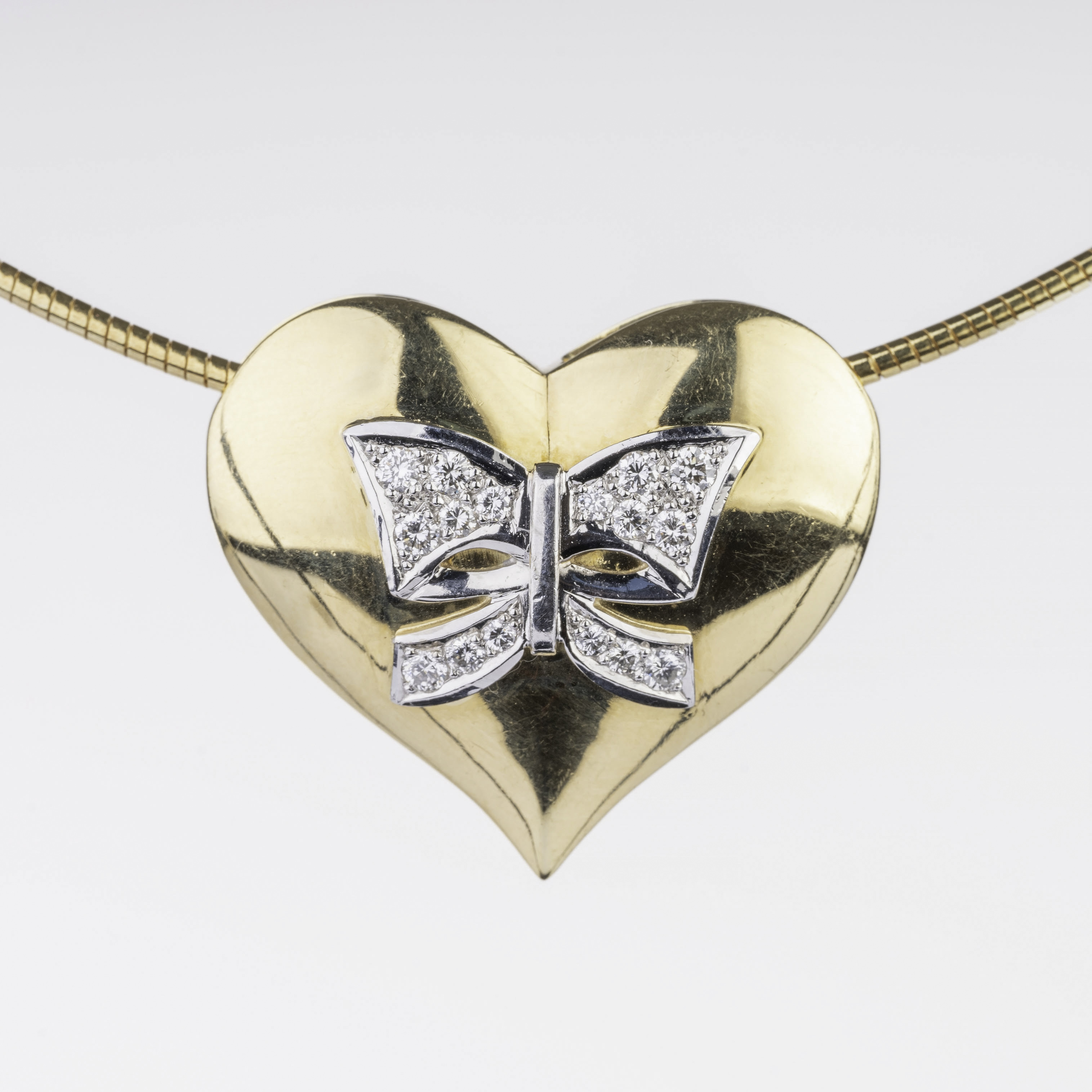 Herz-Anhänger mit Brillant-Bessatz Herz-Anhänger mit Brillant-Bessatz
