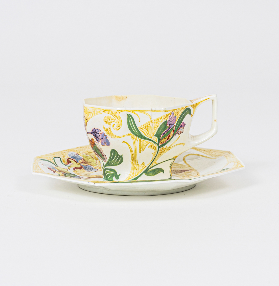 Rare Eggshell Cup with Lilies - image 2