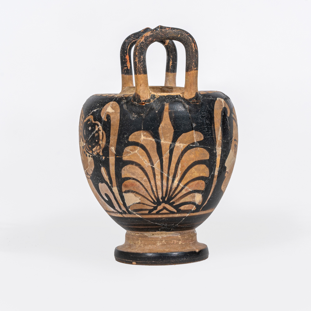 Lebes gamikos (wedding vase) from the Havana Group - image 2