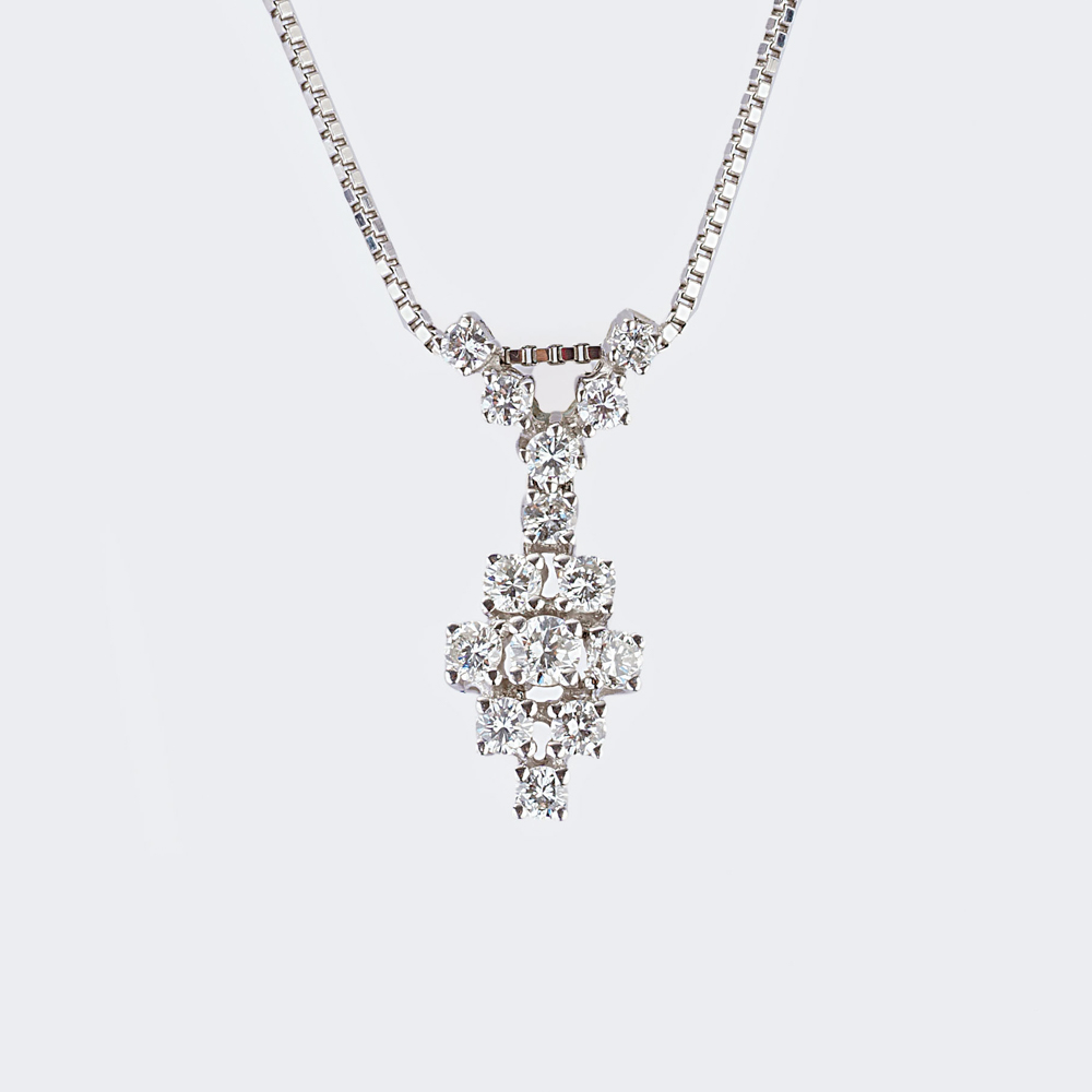 Brillant-Anhänger an Kette Brillant-Anhänger an Kette