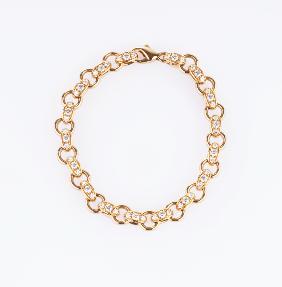Gold-Armband mit fein-weißem Brillant-Besatz Gold-Armband mit fein-weißem Brillant-Besatz