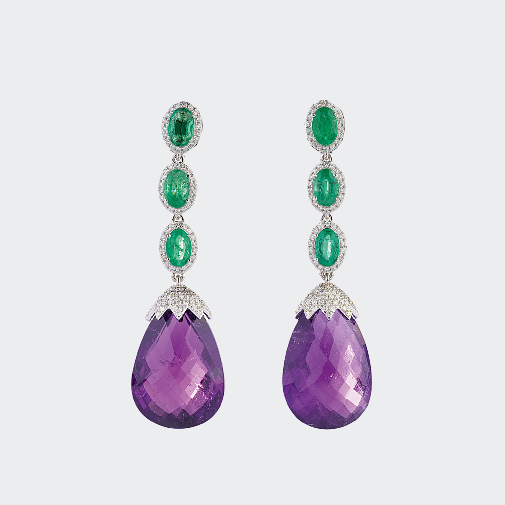 Paar farbintensiver Amethyst-Smaragd Ohrhänger Paar farbintensiver Amethyst-Smaragd Ohrhänger
