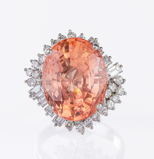 - Extremely rare, highcarat and natural Padparadscha Sapphire Ring Extremely rare, highcarat and natural Padparadscha Sapphire Ring