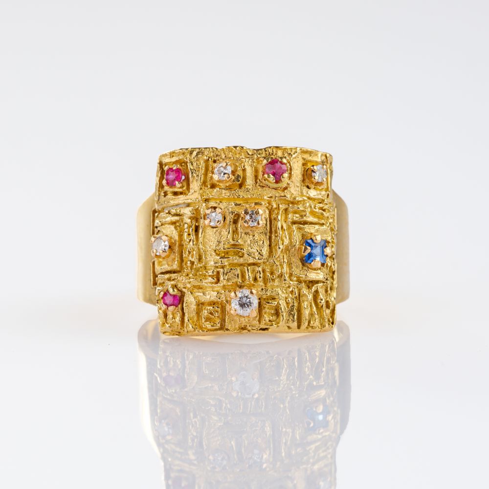 Goldring mit Edelstein-Besatz Goldring mit Edelstein-Besatz