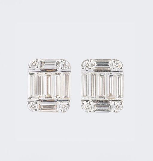 Paar fein-weißer Diamant Ohrstecker