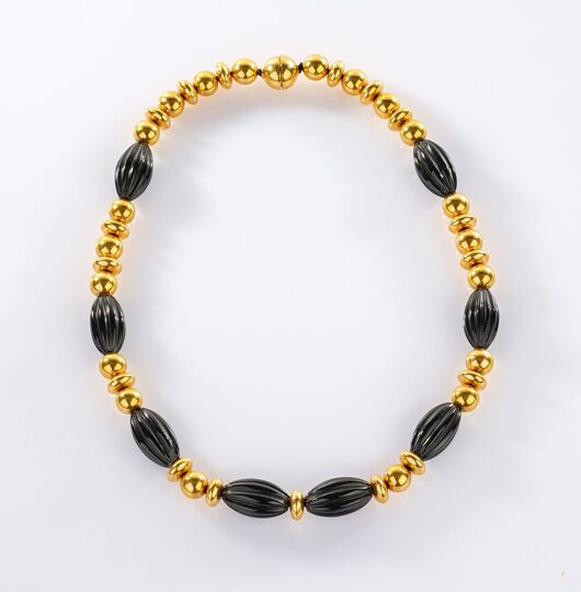 Goldcollier mit schwarzer Jade 'Meister Collection'