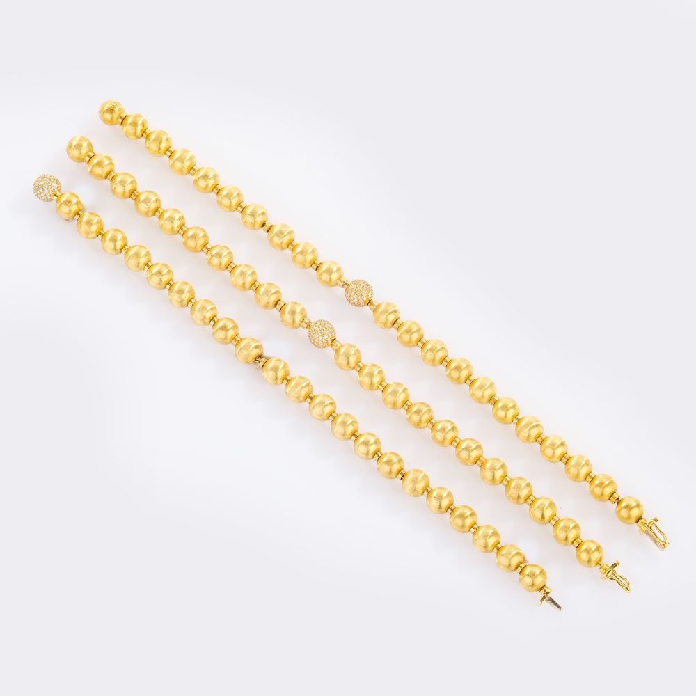 Set von drei Gold Armbändern mit Brillant-Besatz - Bild 2