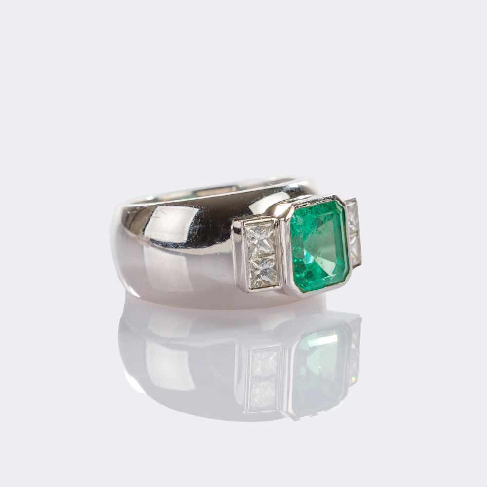 Fine Emerald Diamond ring - image 2