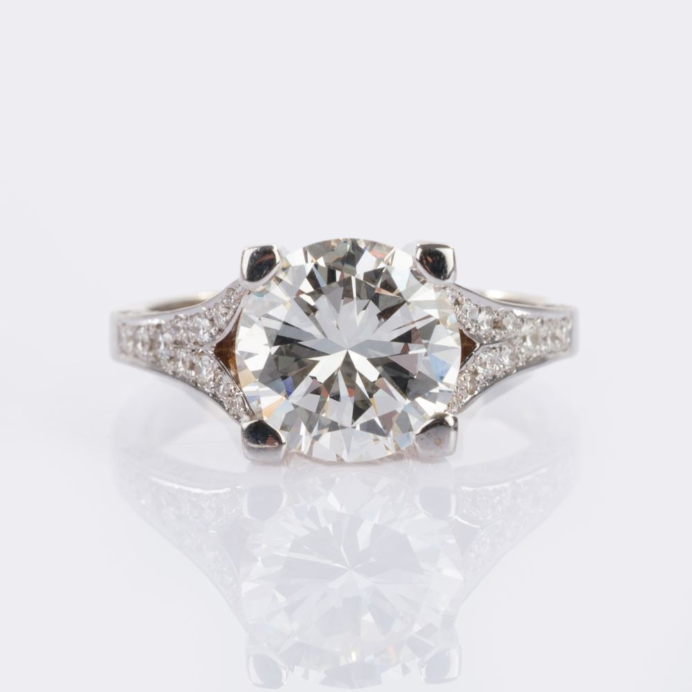 Exceptional Loop Clear Solitaire Diamond Ring
