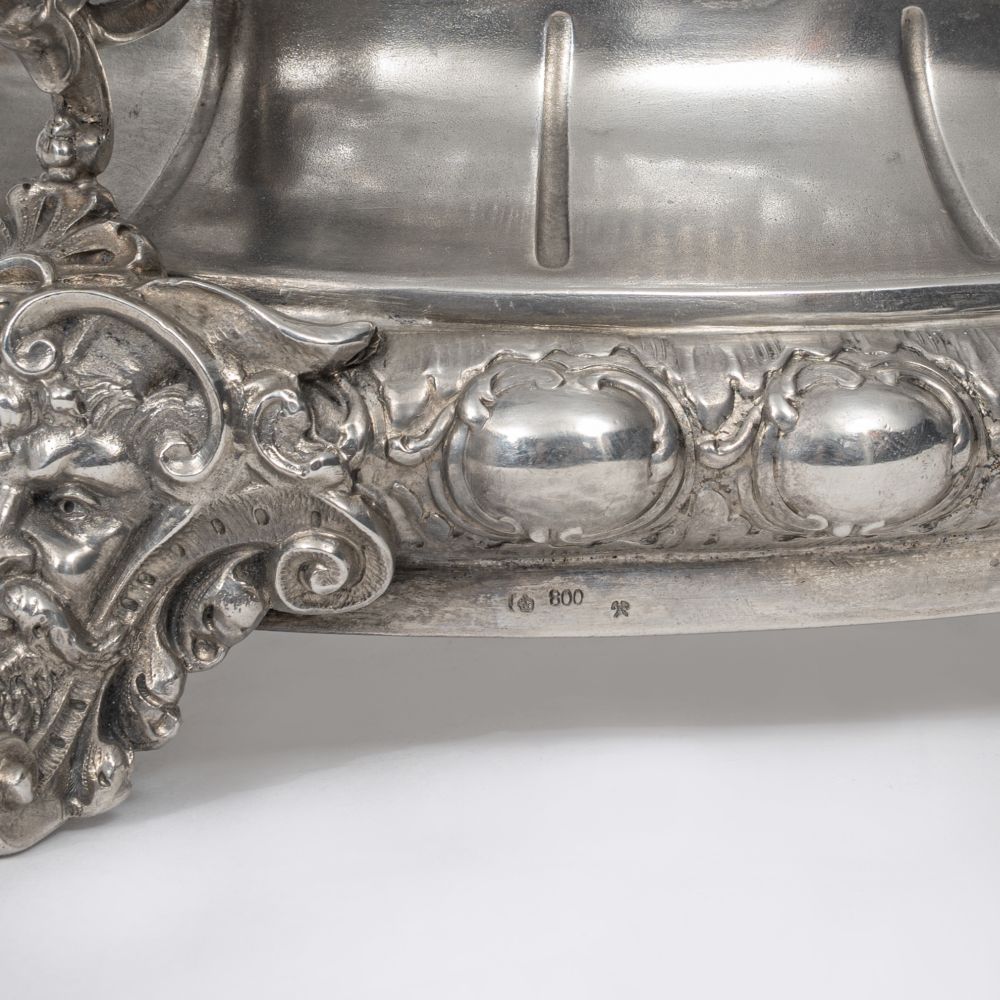 A splendid oval Jardinière - image 2