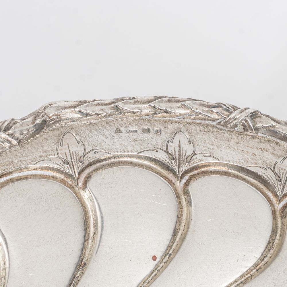 Centrepiece - image 3