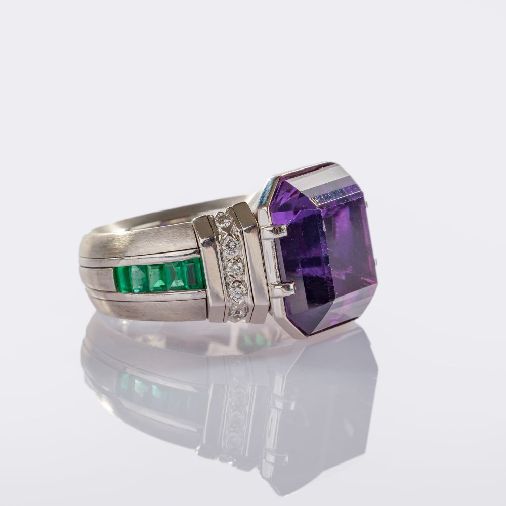 Großer Amethyst-Smaragd Cocktailring mit Brillant-Besatz - Bild 2