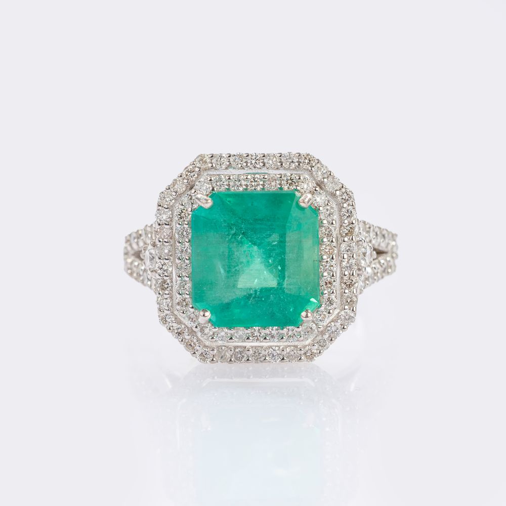 Emerald Cocktail Ring with Diamonds Emerald Cocktail Ring with Diamonds