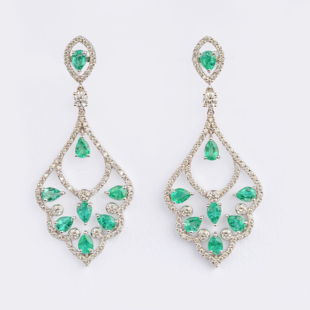 Pair of Emerald-Diamond Earring Pair of Emerald-Diamond Earring