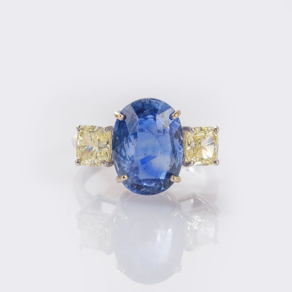 Sehr seltener, natürlicher Kashmir-Saphir Ring mit Diamanten